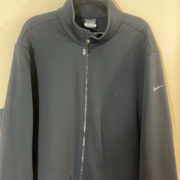 Nike Golf Black Therma-Fit Full Zipper Jacket with White Swoosh & Side Pockets - Picture 2 of 9